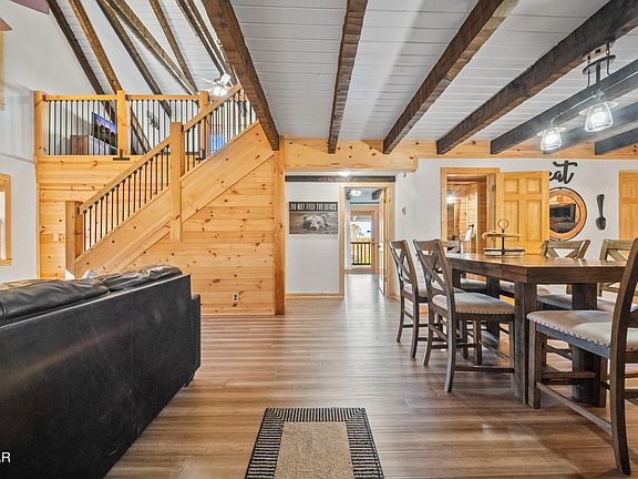 4th image of 2755 Forest Ridge Rd