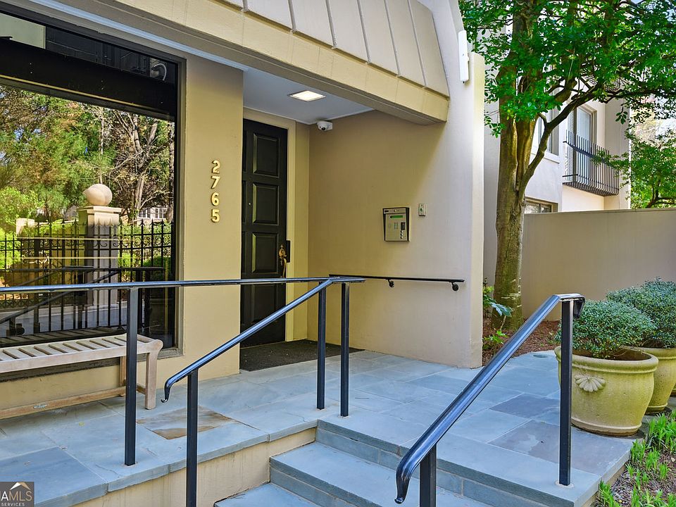 1st image of 2765 Peachtree Rd NE APT 6