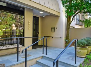 2765 Peachtree Rd NE APT 6, Atlanta, GA 30305