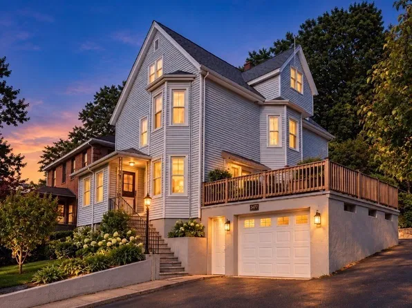 345/347 Fenno St, Revere, MA 02151