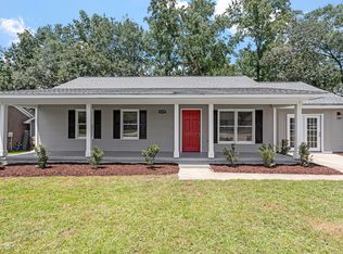 4332 Falls Dr, Hope Mills, NC 28348