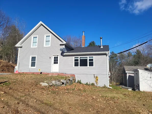 33 Memorial Street, Lisbon, ME 04250