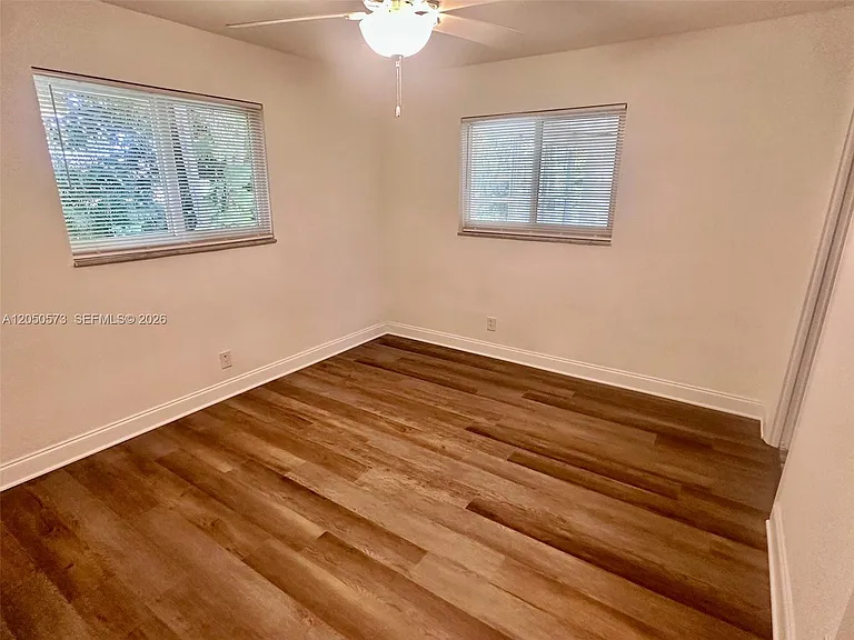 140 NW 27th St — Photo 12