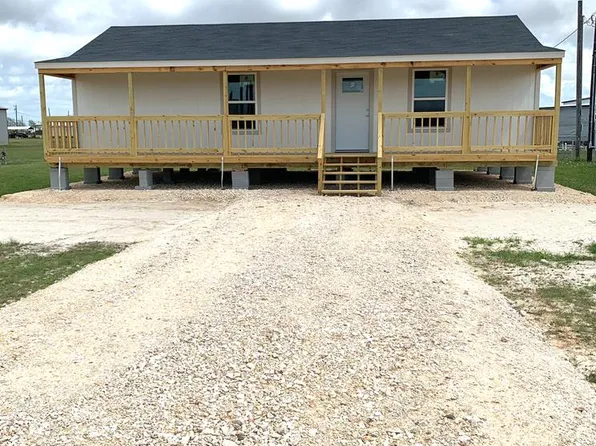 69 Sea Urchin Ln, Palacios, TX 77465