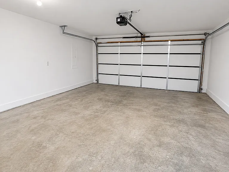 2417 Eagle Pass — Photo 7