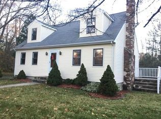 21 Oakwood Ave, Hopedale, MA 01747
