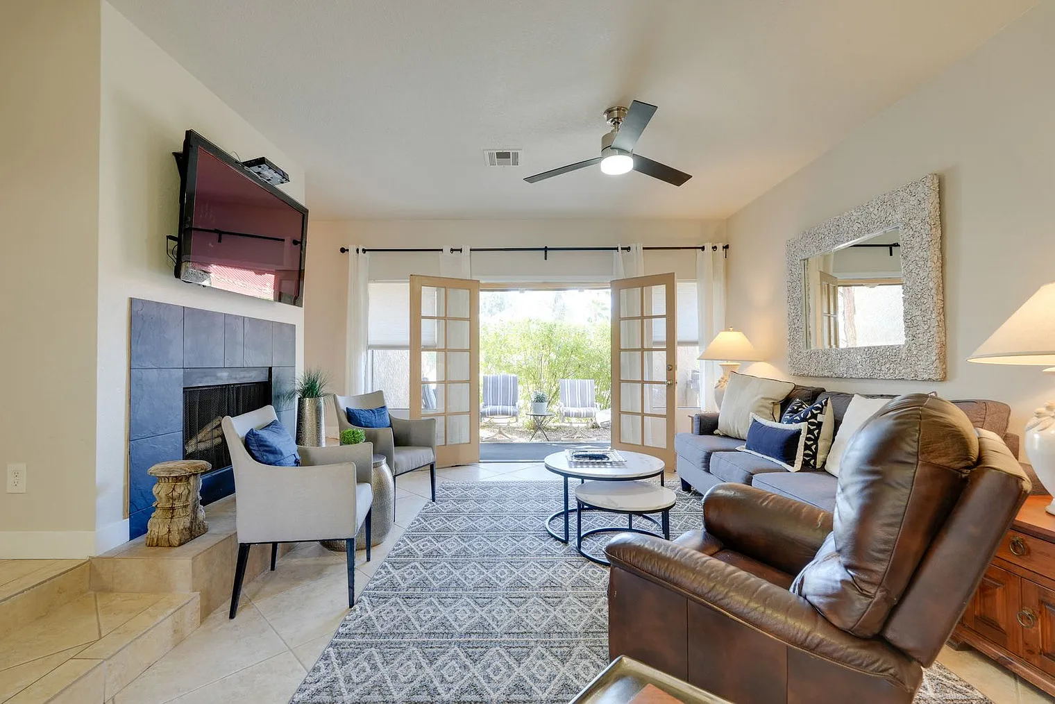 3 bed, 2.0 bath, 1194 sqft, $3,128 — Photo 1