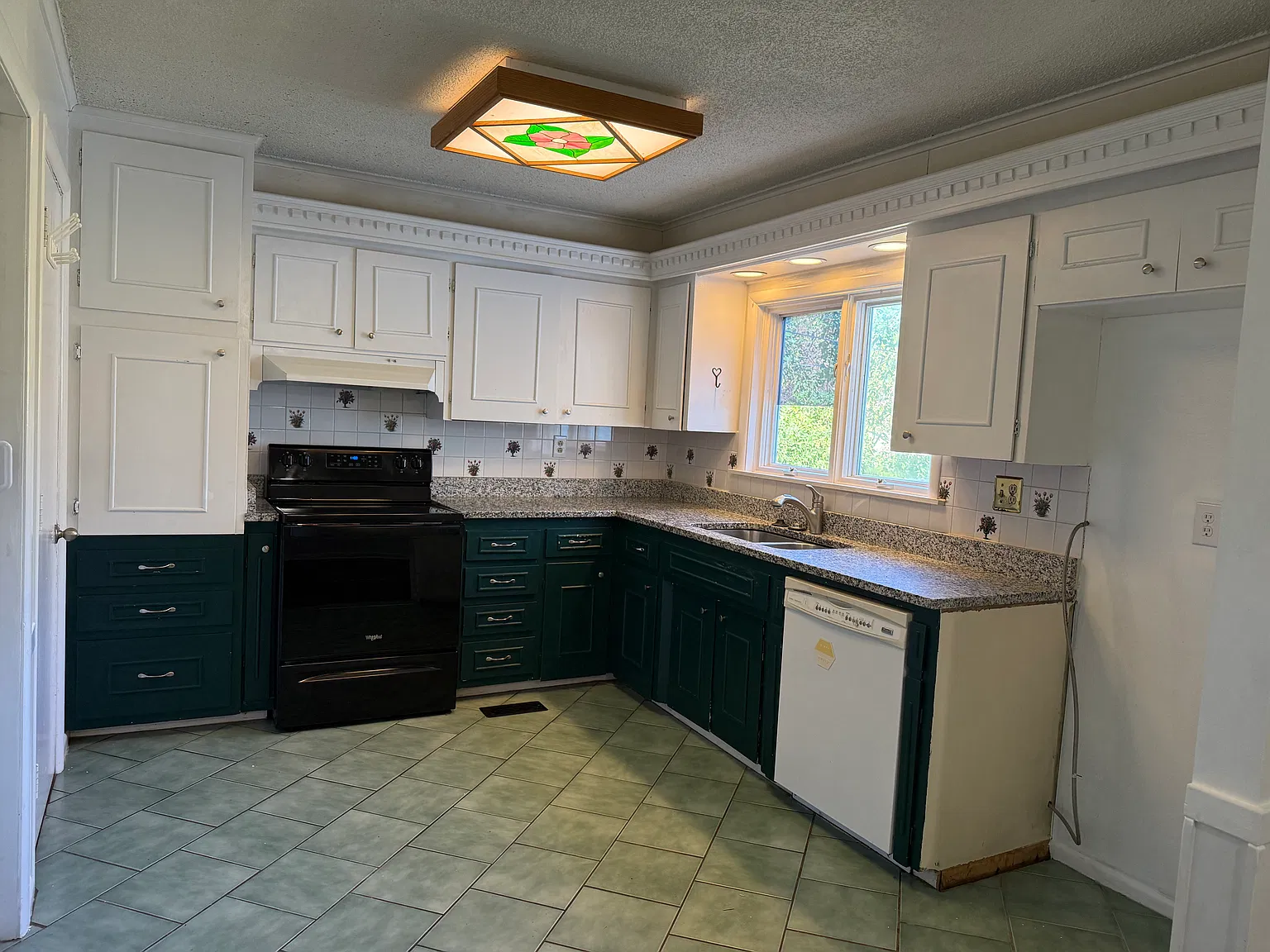 3 bed, 1760 sqft, $1,850 — Photo 2