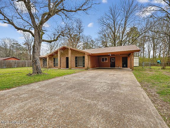 3rd image of 4933 Cottonwood Ln