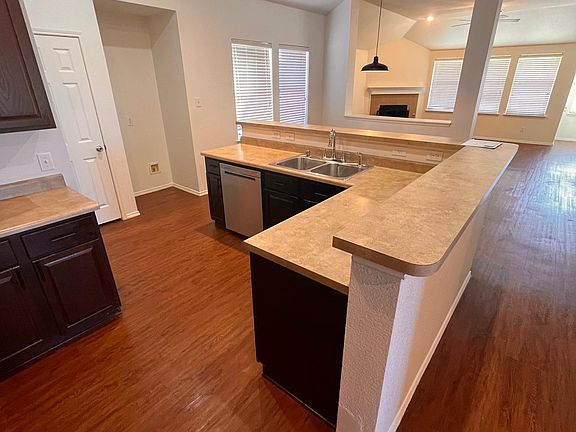 3rd image of 5117 Buckthorn Dr