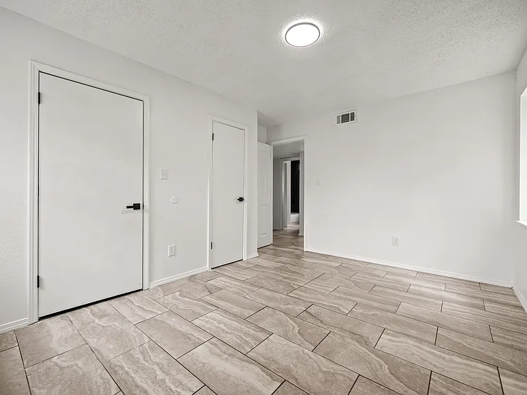 849 Elm St — Photo 43