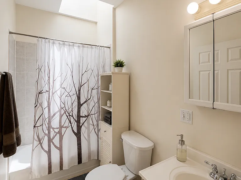 219 Highland Ave — Photo 7