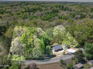 106 Windcrest Dr, Jamestown, TN 38556