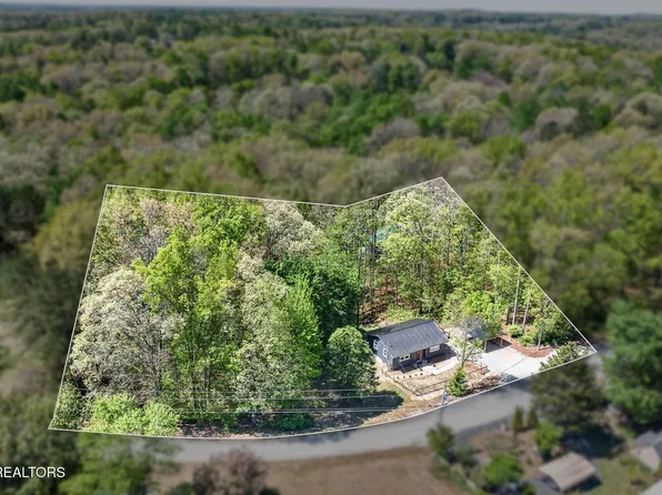 106 Windcrest Dr, Jamestown, TN 38556