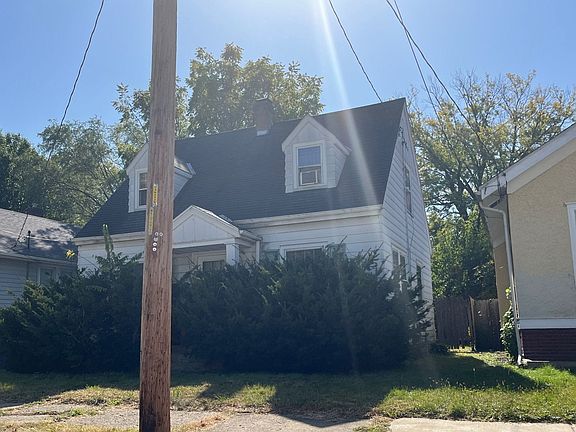 2nd image of 1022 E Gift Ave