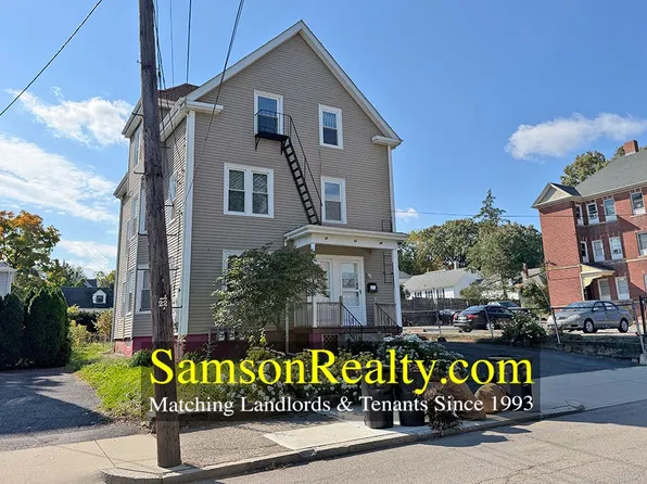 84 Pidge Ave Floor 3, Pawtucket, RI 02860