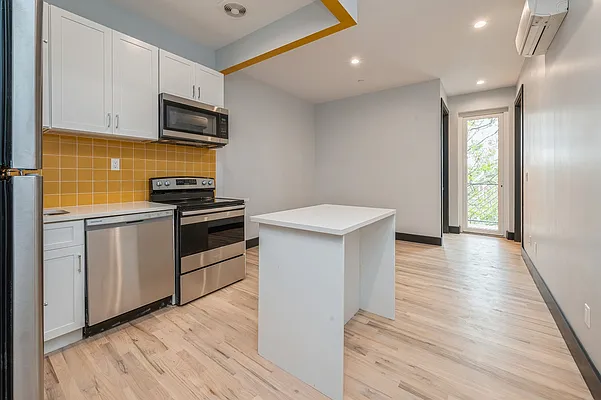 Rented by Voro, LLC | media 14