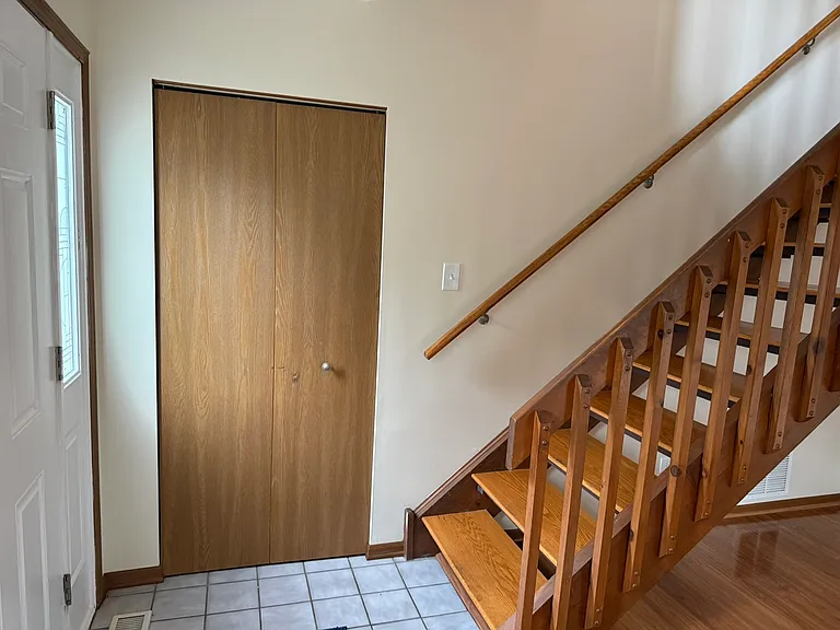 15546 Whitehall Ln — Photo 3