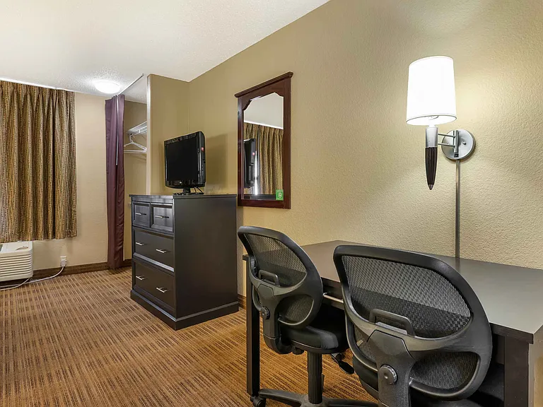 Studio Suite - 2 Full Beds