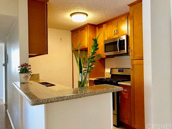 5th image of 18620 Hatteras St Unit 281