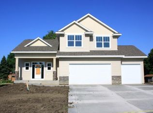 9290 Norwood Ln N, Maple Grove, MN 55369