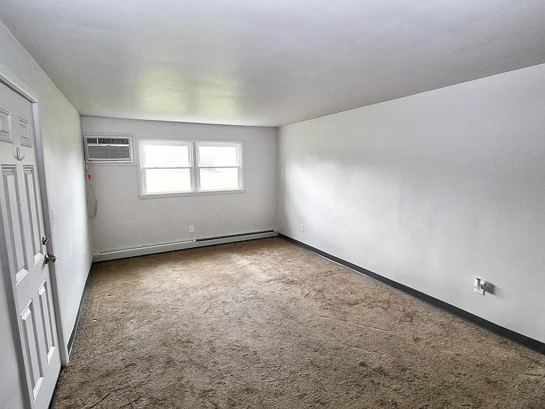 11125 Youngstown Pittsburgh Rd #1 — Photo 5