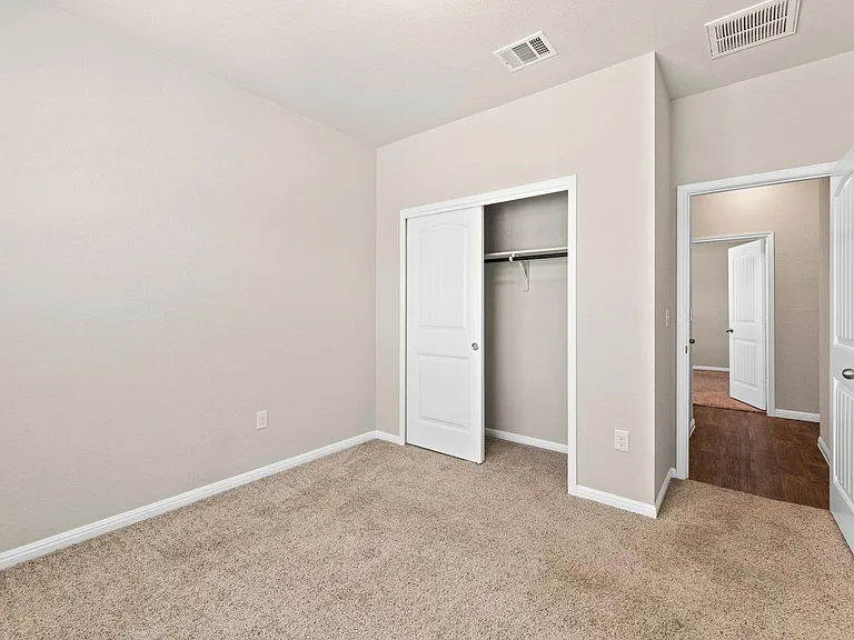 232 Freedom Park Ave — Photo 19