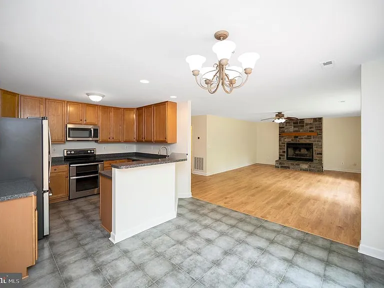 110 Parliament St — Photo 20