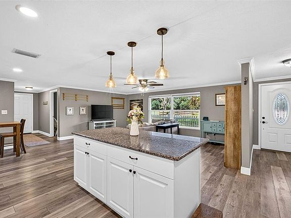 5th image of 5702 Tindale Rd