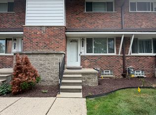 29433 Orangelawn St, Livonia, MI 48150