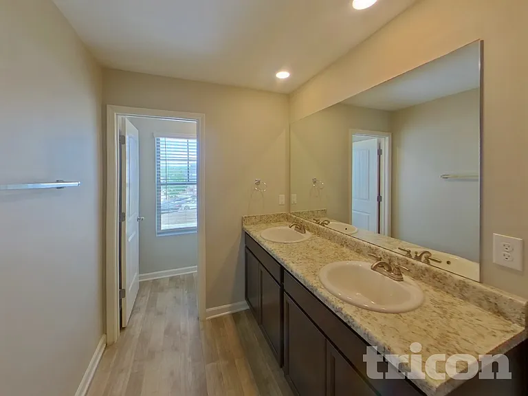 1405 Veranda Ln — Photo 9