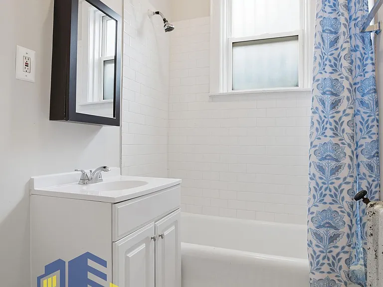 The Ashland Tower Modern Living in the Heart of Rogers Park — Photo 48