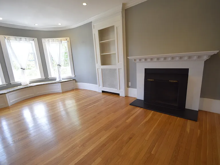 1402 Beacon St #3 — Photo 3