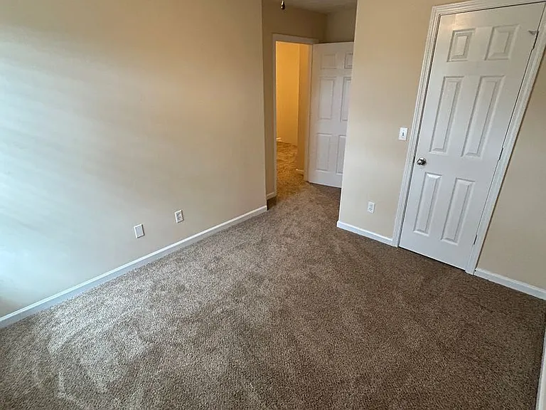 617 Burson Ave — Photo 6