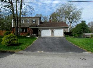 10 Jane Ln, Bristol, RI 02809