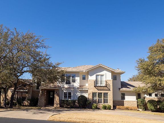 2nd image of 14 Autumn Oaks Dr