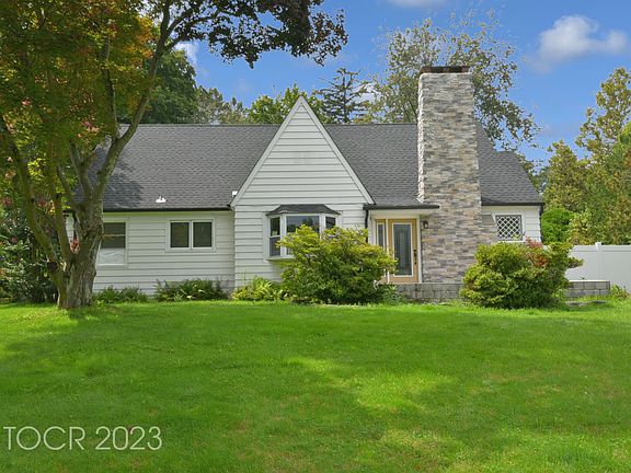 2nd image of 517 Russell Ave