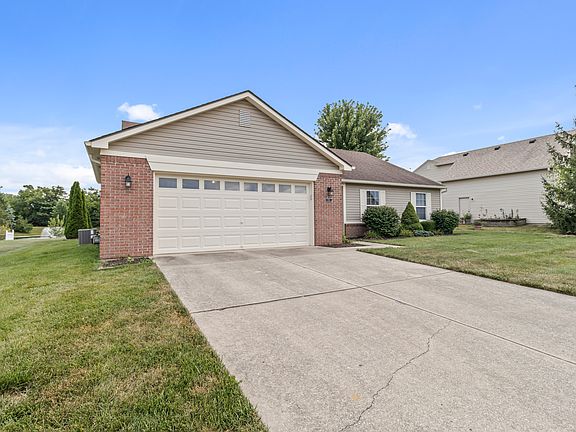 3rd image of 1951 Abbey Ln