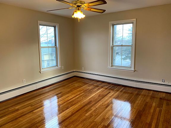 King-sized bedroom
