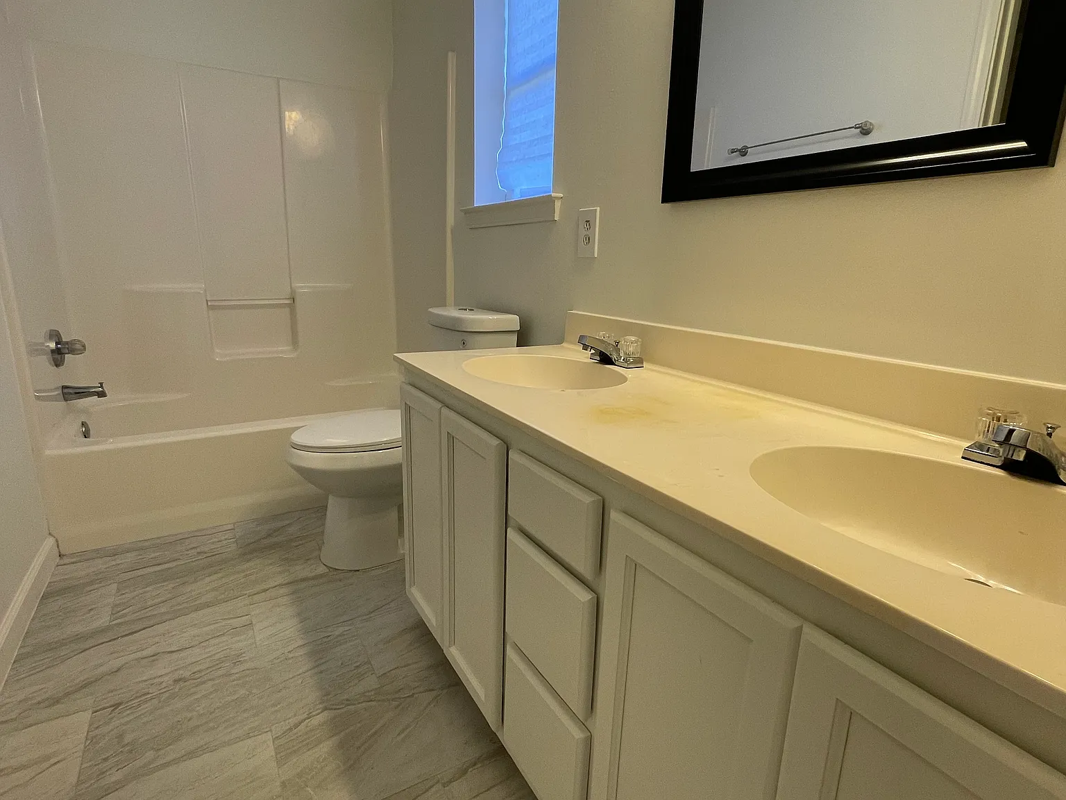 3 bed, 1350 sqft, $1,750 — Photo 3