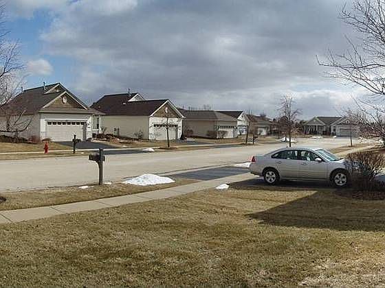 1st image of 12985 Oak Grove Dr