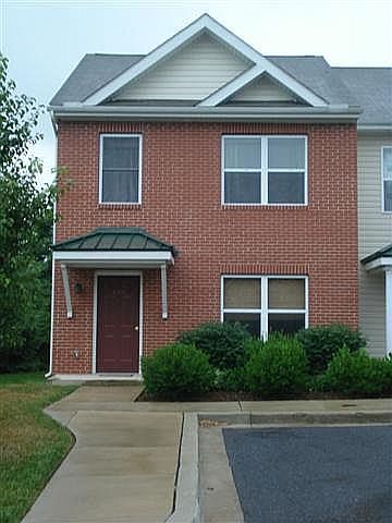 1st image of 200 Hilltop Ln