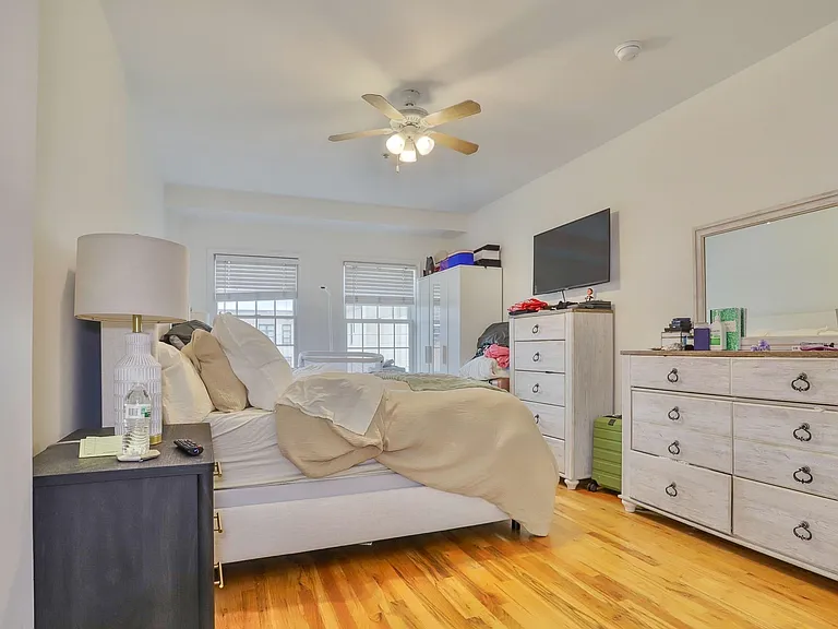 205-207 Madison St #2B — Photo 14