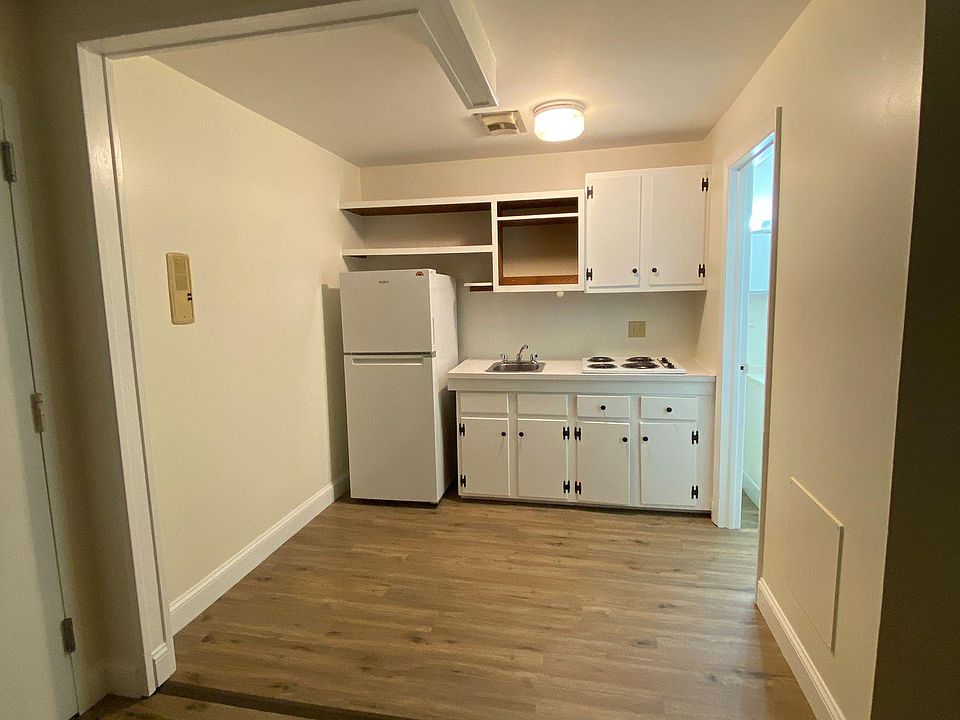 745 Main St Plantsville, CT Zillow