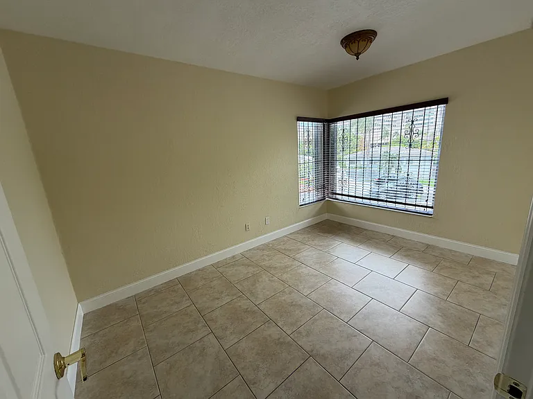 1611 NW 14th Ave #U — Photo 4
