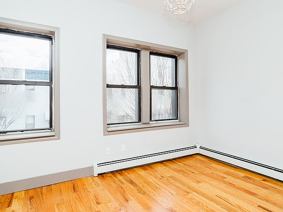 5th image of 173 Jefferson St #2D