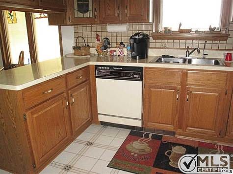 3rd image of 116 Karen Ct
