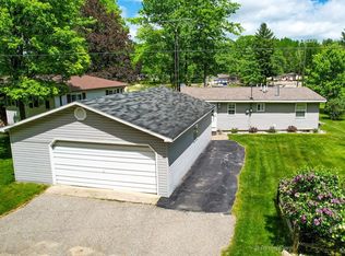 3796 Pinelands Rd, Gladwin, MI 48624