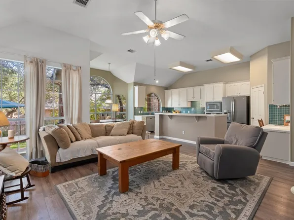 527 Oak Park Dr, Round Rock, TX 78681