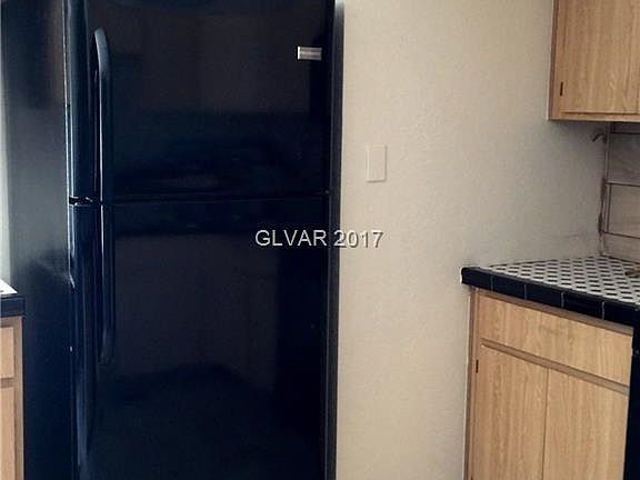 4th image of 452 Sellers Pl